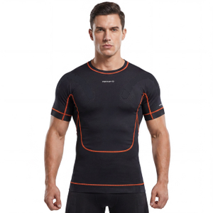 ENGINEERED PERFORMANCE Tops de manga corta con bloques de color